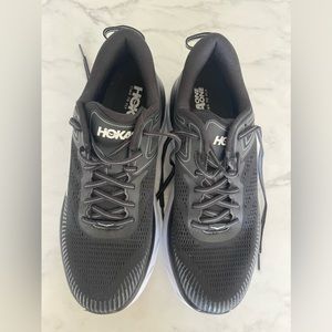 Hoka bondi running shoes black
